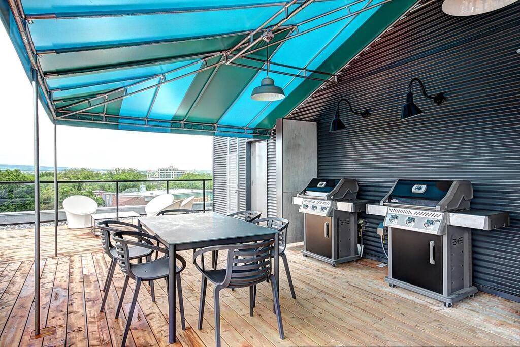 Good Vibes Only -Modern And Spacious 2 Bedroom Condo 4 Beds Free Parking, Gym Québec Eksteriør bilde