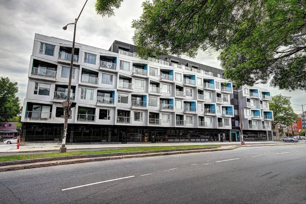 Good Vibes Only -Modern And Spacious 2 Bedroom Condo 4 Beds Free Parking, Gym Québec Eksteriør bilde