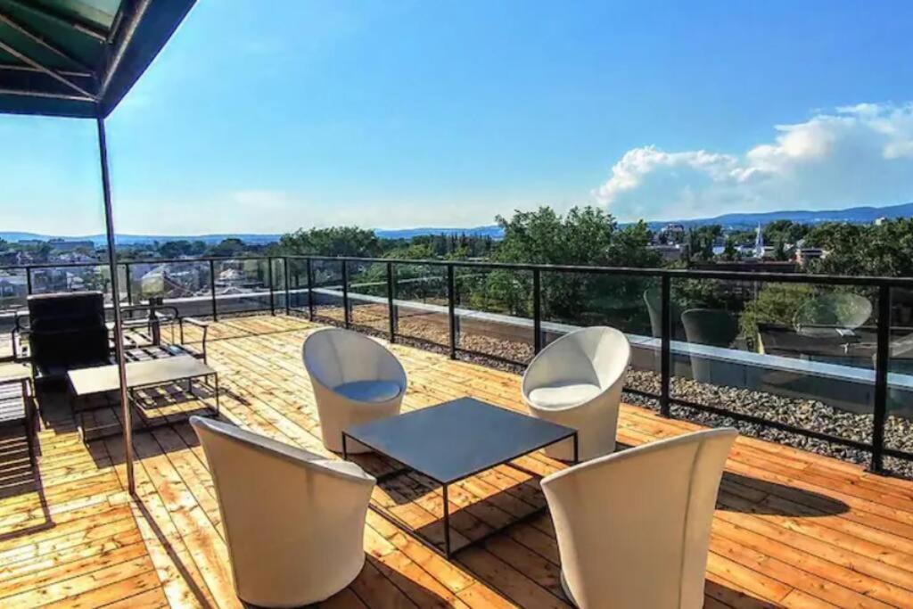 Good Vibes Only -Modern And Spacious 2 Bedroom Condo 4 Beds Free Parking, Gym Québec Eksteriør bilde
