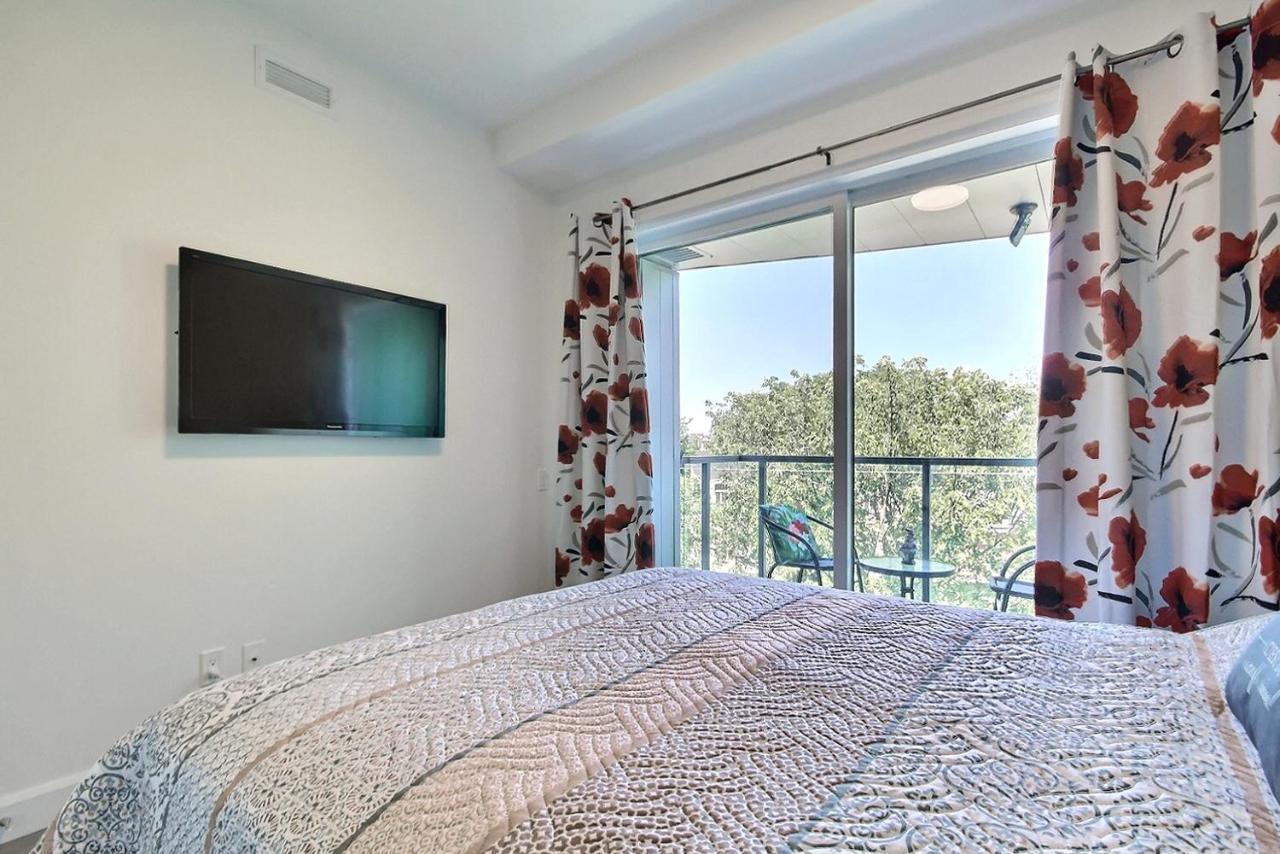 Good Vibes Only -Modern And Spacious 2 Bedroom Condo 4 Beds Free Parking, Gym Québec Eksteriør bilde