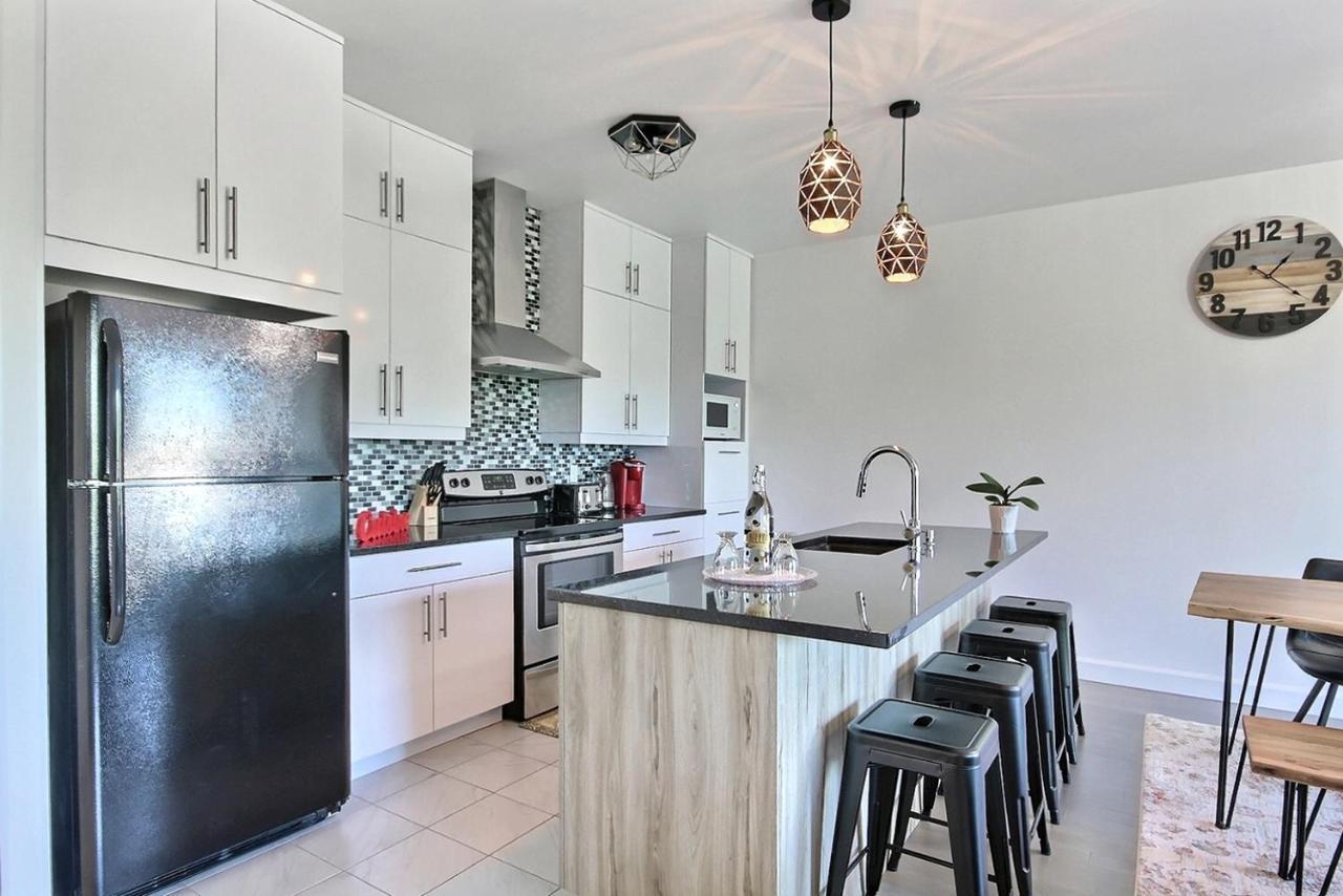 Good Vibes Only -Modern And Spacious 2 Bedroom Condo 4 Beds Free Parking, Gym Québec Eksteriør bilde